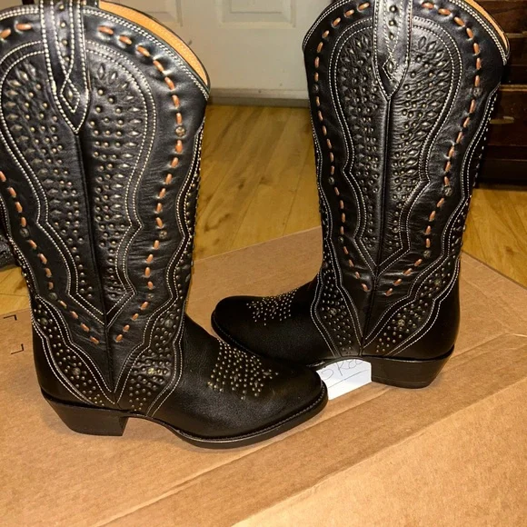 Beautiful,stunning Frye black boots with gorgeous studs on them zipper on side - Picture 2 of 10